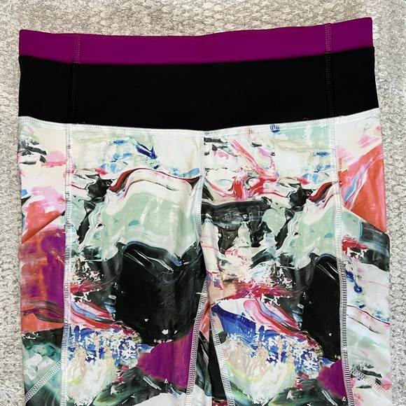 Lulu Lemon Floral Pattern Mid-Rise Leggings with Pockets - Picture 2 of 5